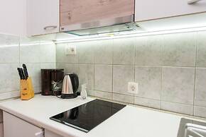 A4 Cozy Apartment w big Garden, Balcony & Grill