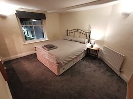 Huge 6-bed Apartment in Darlington Centre