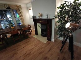 Huge 6-bed Apartment in Darlington Centre