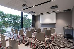 Radisson RED Hotel, Johannesburg Rosebank