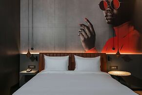 Radisson RED Hotel, Johannesburg Rosebank