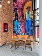 Radisson RED Hotel, Johannesburg Rosebank