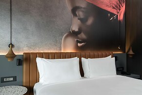 Radisson RED Hotel, Johannesburg Rosebank