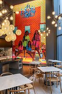 Radisson RED Hotel, Johannesburg Rosebank