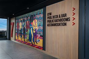 Radisson RED Hotel, Johannesburg Rosebank