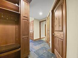 12 C Powder Run 2 Bedroom Condo by RedAwning