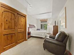 12 C Powder Run 2 Bedroom Condo by RedAwning