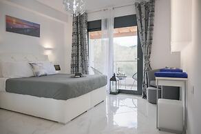 Diamond Luxury Villa Corfu Heat Pool and Jakuzzi