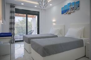 Diamond Luxury Villa Corfu Heat Pool and Jakuzzi