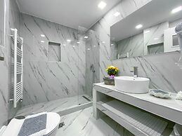 Diamond Luxury Villa Corfu Heat Pool and Jakuzzi