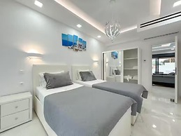 6 Bed Villa - Sleeps 15 - Pets - Pool - Jacuzzi