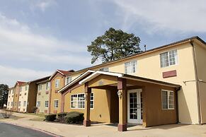HomeTown Inn & Suites