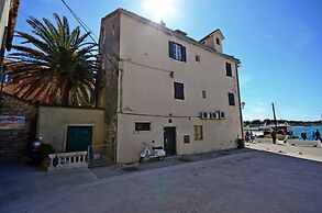 A2 - Cozy Apartment, Best Location in Supetar