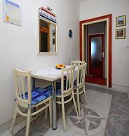 A2 - Cozy Apartment, Best Location in Supetar