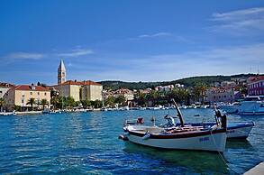 A2 - Cozy Apartment, Best Location in Supetar