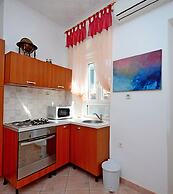 A1 - apt With Terrace, Best Location in Supetar