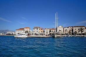 A1 - apt With Terrace, Best Location in Supetar