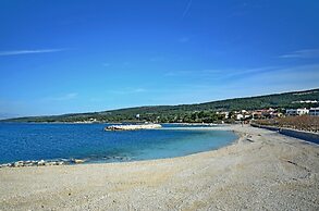 A1 - apt With Terrace, Best Location in Supetar