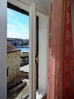 A1 - apt With Terrace, Best Location in Supetar