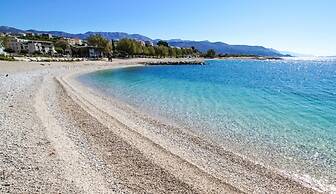 Close to Znjan Beach, Spacious Studio With Balcony