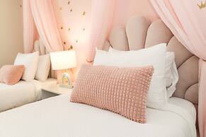 Exquisite, Spacious and Close to Disney 6 BD Home #6ws483