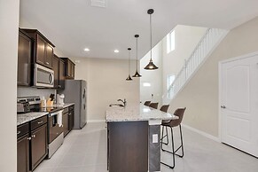 Exquisite, Spacious and Close to Disney 6 BD Home #6ws483