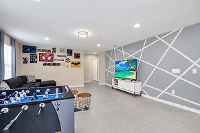 Exquisite, Spacious and Close to Disney 6 BD Home #6ws483