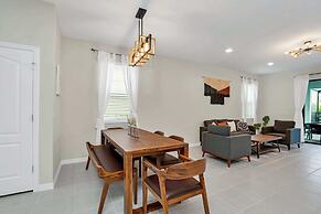 Exquisite, Spacious and Close to Disney 6 BD Home #6ws483