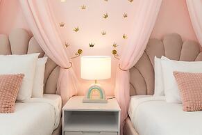 Exquisite, Spacious and Close to Disney 6 BD Home #6ws483