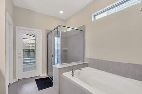 Exquisite, Spacious and Close to Disney 6 BD Home #6ws483