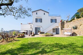 Family Villa in Sorrento Coast Pool & View