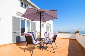 Family Villa in Sorrento Coast Pool & View