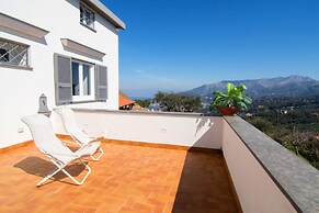 Family Villa in Sorrento Coast Pool & View
