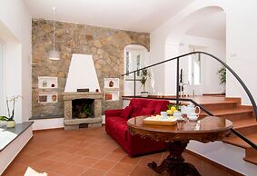 Family Villa in Sorrento Coast Pool & View