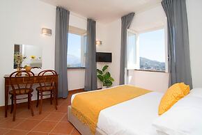 Family Villa in Sorrento Coast Pool & View