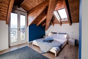MyHomeInComo - Modern Luxury Attic