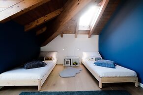 MyHomeInComo - Modern Luxury Attic