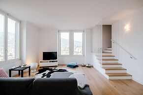 MyHomeInComo - Modern Luxury Attic