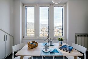 MyHomeInComo - Modern Luxury Attic