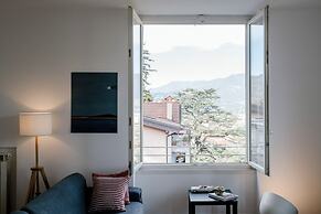 MyHomeInComo - Modern Luxury Attic