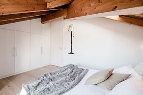 MyHomeInComo - Modern Luxury Attic