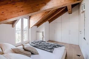 MyHomeInComo - Modern Luxury Attic