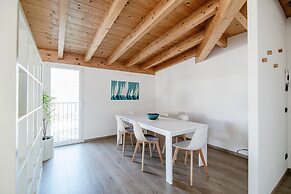 MyHomeInComo -  White Attic