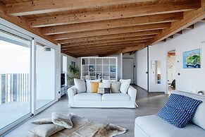 MyHomeInComo -  White Attic