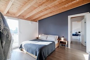 MyHomeInComo -  White Attic