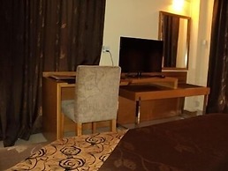 Monalysa St Honoré Apartment & Studio