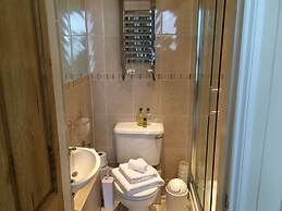 Ashbury Bed and Breakfast