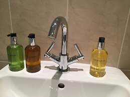 Ashbury Bed and Breakfast