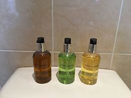 Ashbury Bed and Breakfast