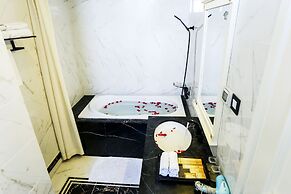 Seventeen Saloon Hotel